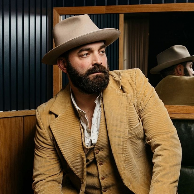 Drew Holcomb and The Neighbors at Waiting Room Lounge